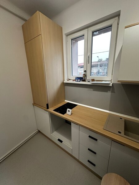 Vatra Luminoasa, Spital Monza