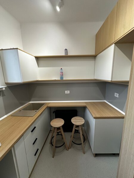 Vatra Luminoasa, Spital Monza